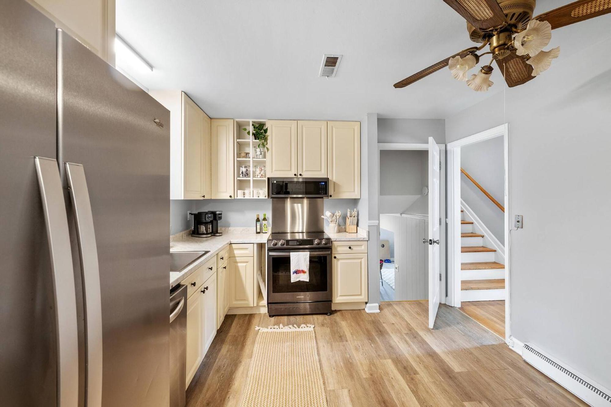 Newly Built 4bd | Cozy W/ Movie & Games Holiday home Charlotte